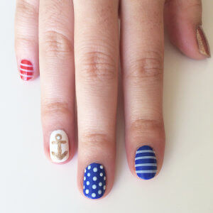 Passo 4, "Nautical Nail Art"