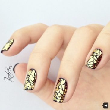 Shattered Glass Manicure: a última tendência em design de unhas