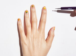 Emoji Nail Art, passo 3